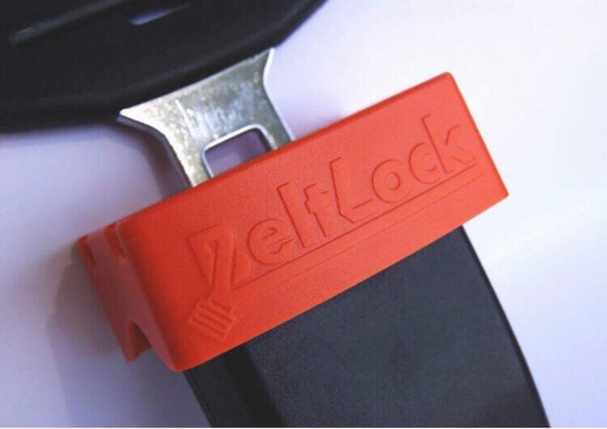 Beltlock safety attachment for the car seat belt